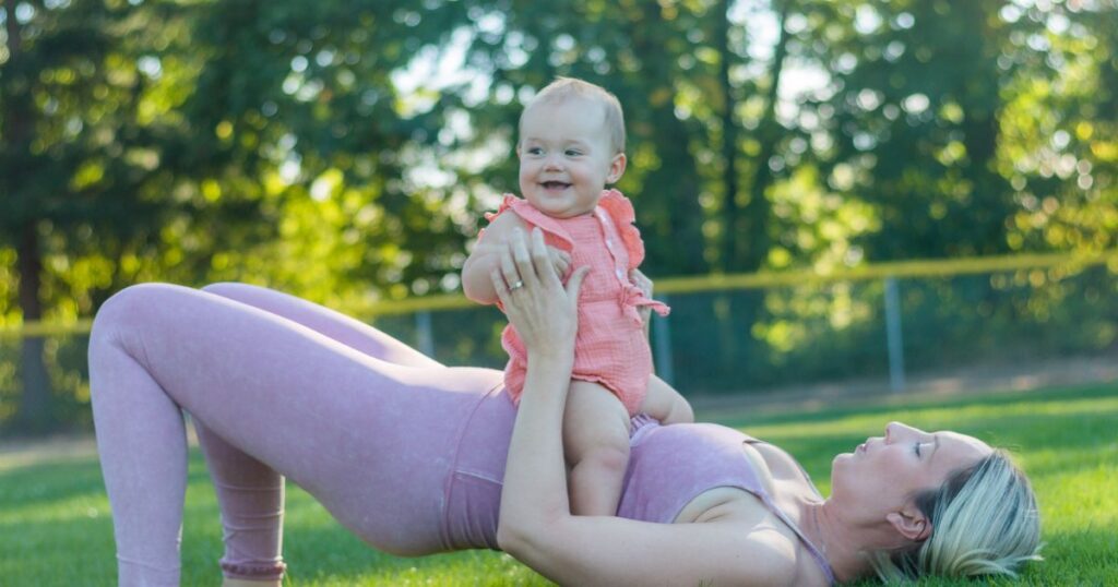 Proč je hubnutí po ukončení kojení snazší, jakou roli hrají hormony a jak změny v těle využít ve svůj prospěch. Přečtěte si, jak zhubnout po ukončení kojení.