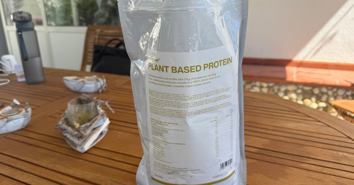 Překvapení: Recenze na Vilgain Plant Based Protein 6 Chuť je tak příjemně neutrální, že protein můžete přidat prakticky do čehokoliv od ranní kaše až po domácí pečení.